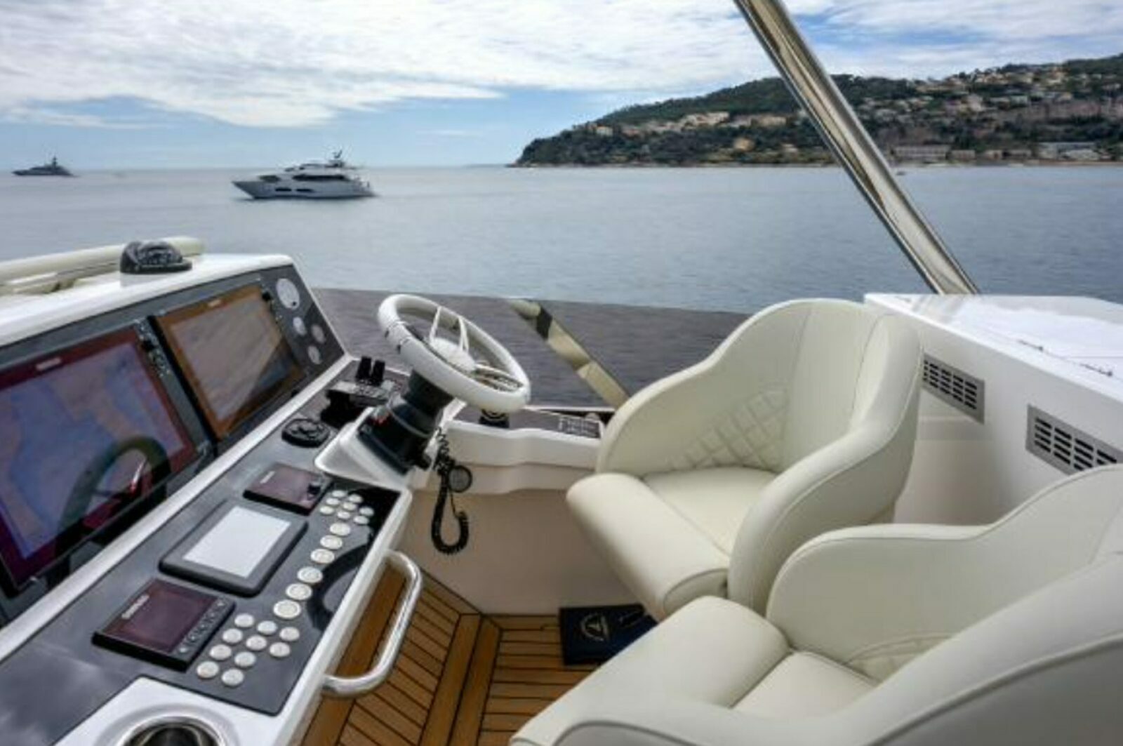 Location de yachts à Villefranche-sur-Mer, Cannes, Monaco